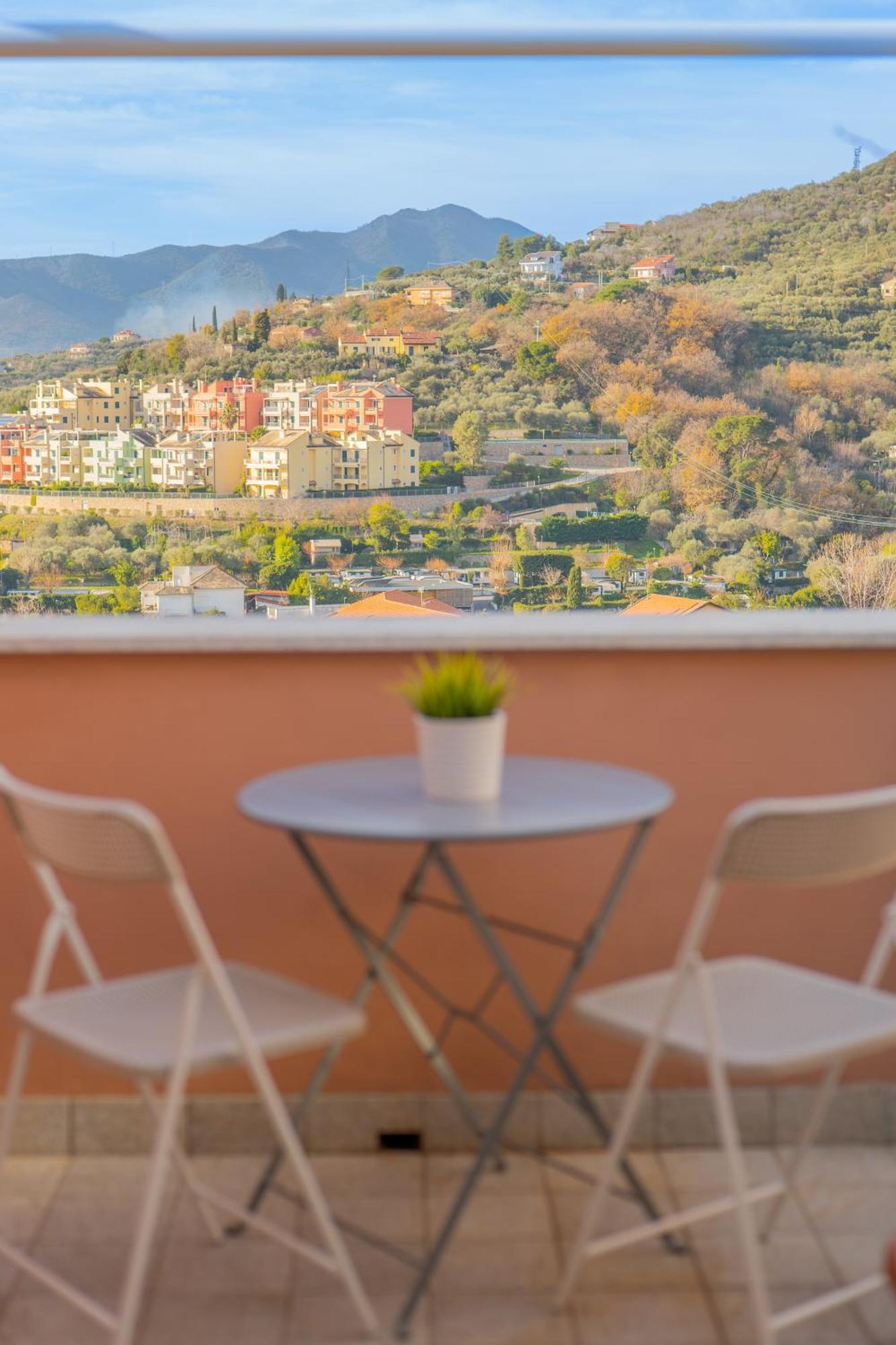 Appartamento Mimosa "A Casa Felice" П'єтра-Лігуре Екстер'єр фото